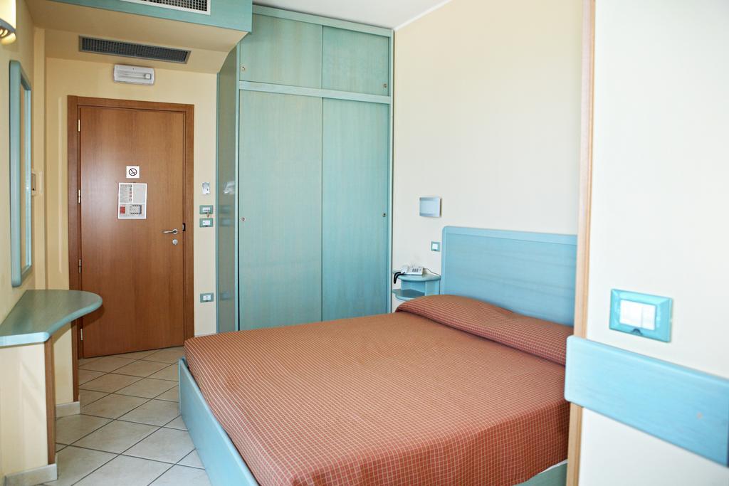 Abbazia Club Hotel Marotta Bilik gambar